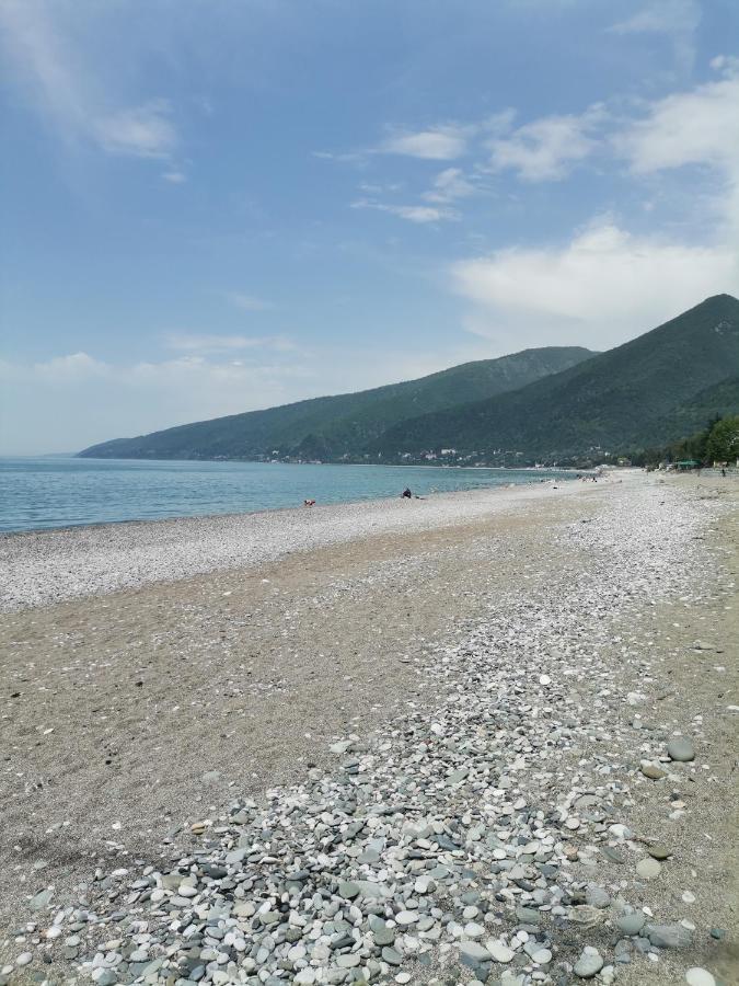 Гостевой Дом В Гаграх"Море Солнца" Gagra Exterior foto