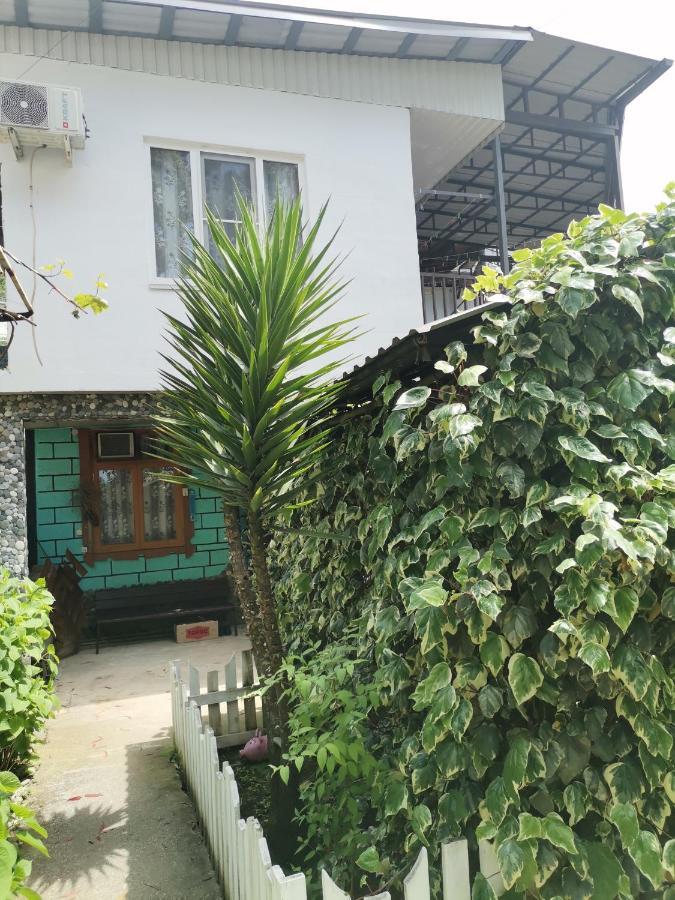Гостевой Дом В Гаграх"Море Солнца" Gagra Exterior foto