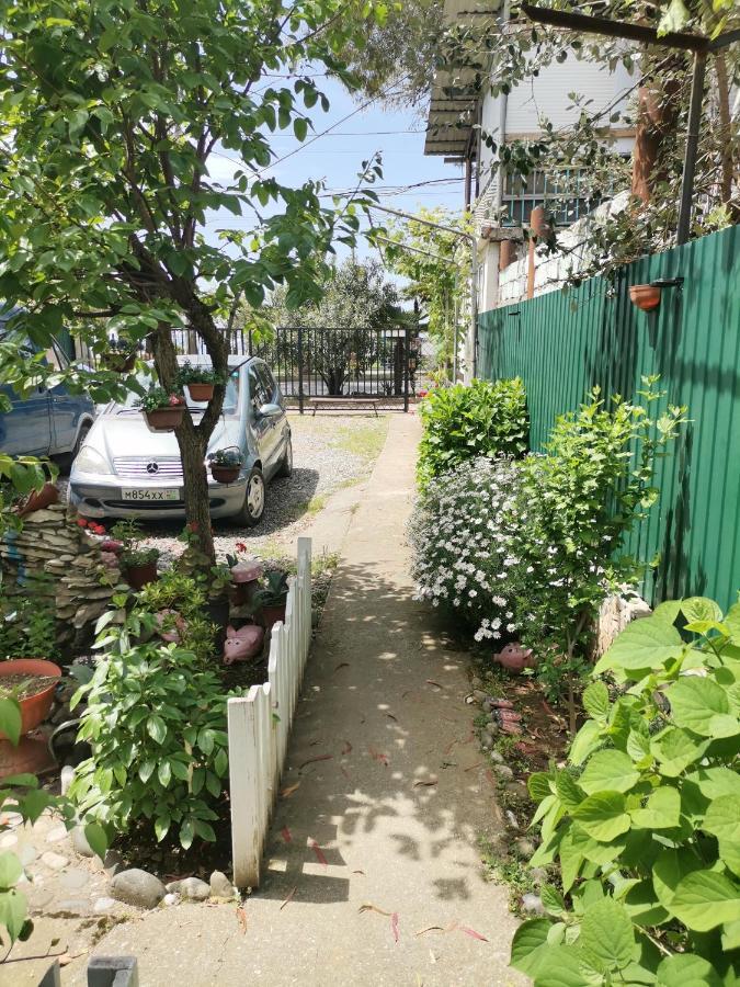 Гостевой Дом В Гаграх"Море Солнца" Gagra Exterior foto